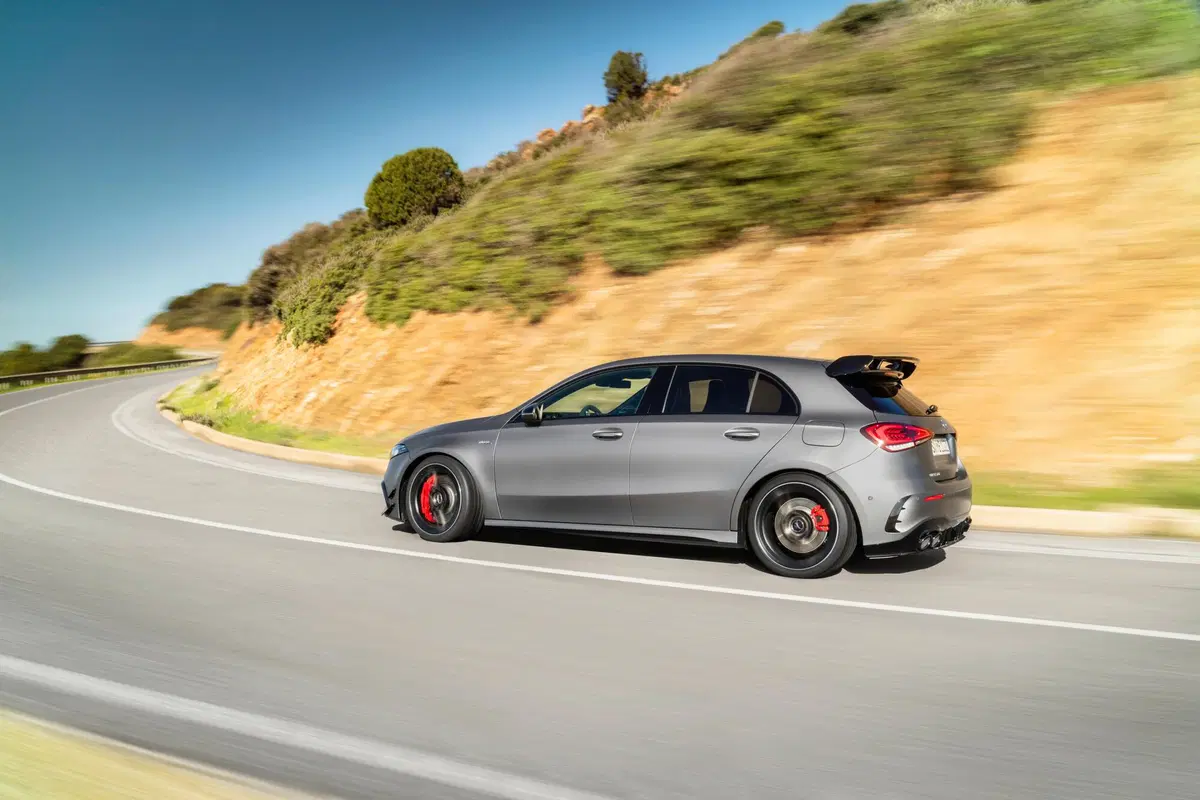 Mercedes-AMG A 45 S, 421 cavalli da domare... [Video] (2)
