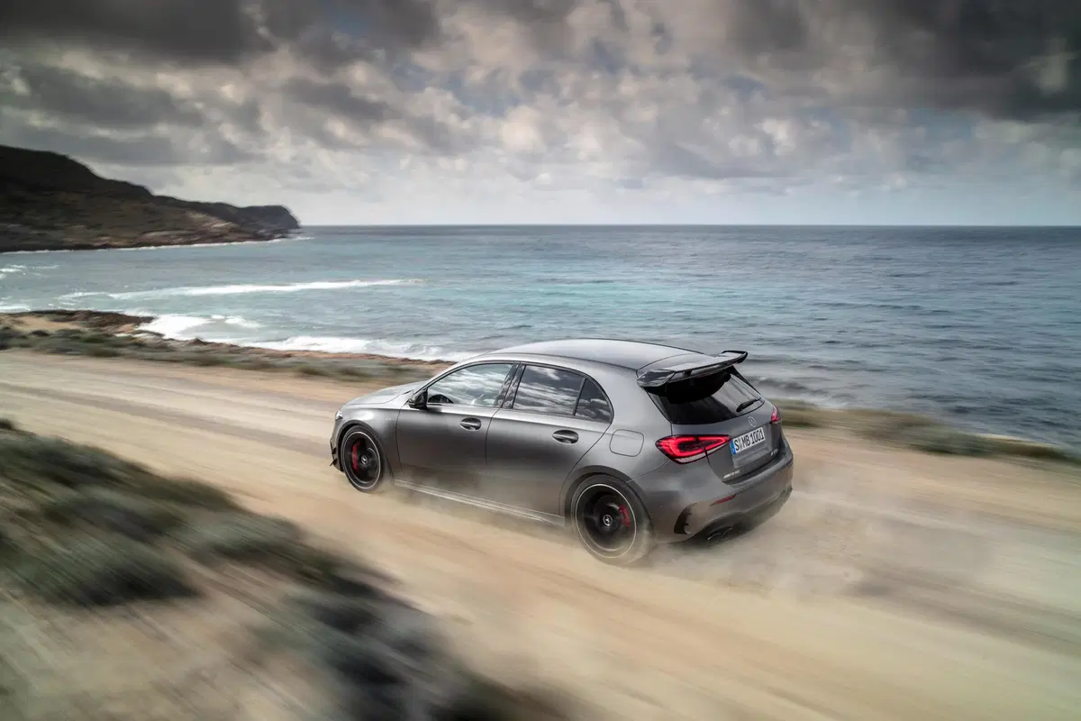 Mercedes-AMG A 45 S, 421 cavalli da domare... [Video] (3)