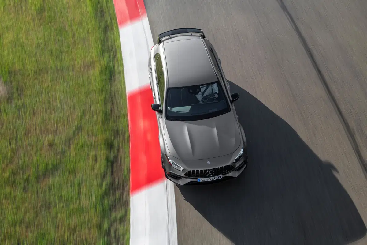 Mercedes-AMG A 45 S, 421 cavalli da domare... [Video] (9)