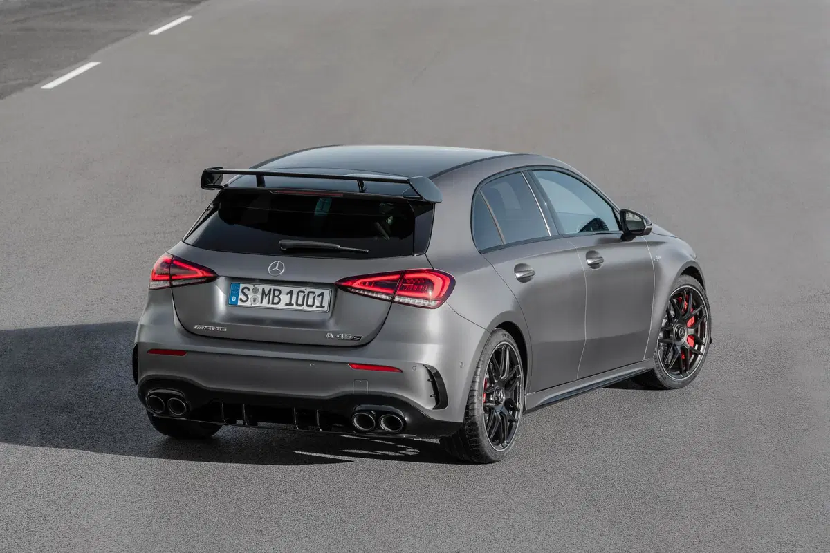 Mercedes-AMG A 45 S, 421 cavalli da domare... [Video] (10)