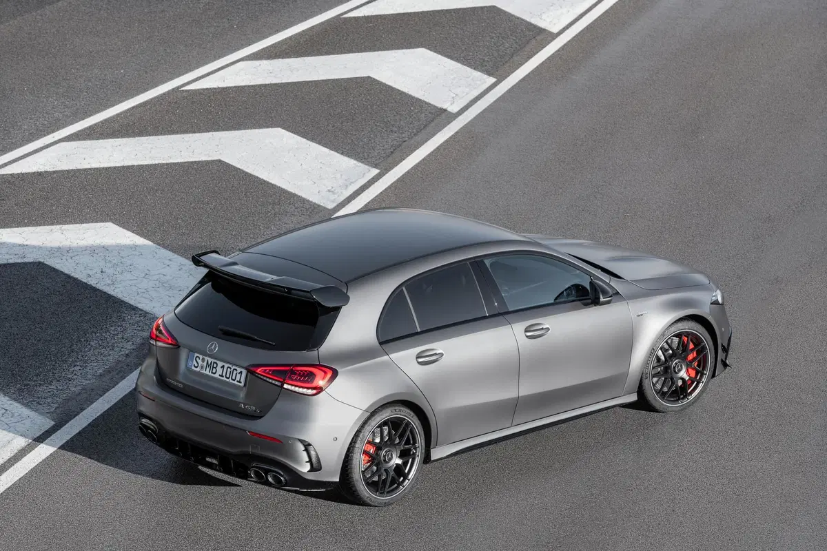 Mercedes-AMG A 45 S, 421 cavalli da domare... [Video] (11)