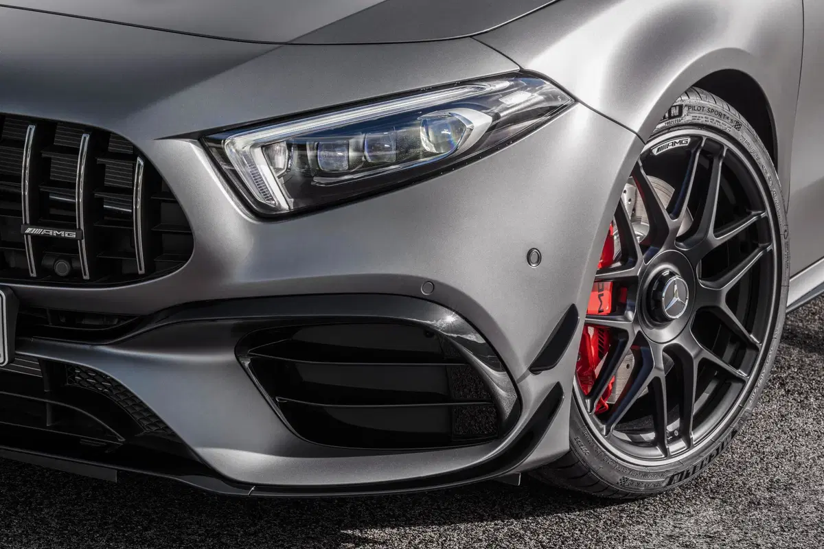 Mercedes-AMG A 45 S, 421 cavalli da domare... [Video] (13)