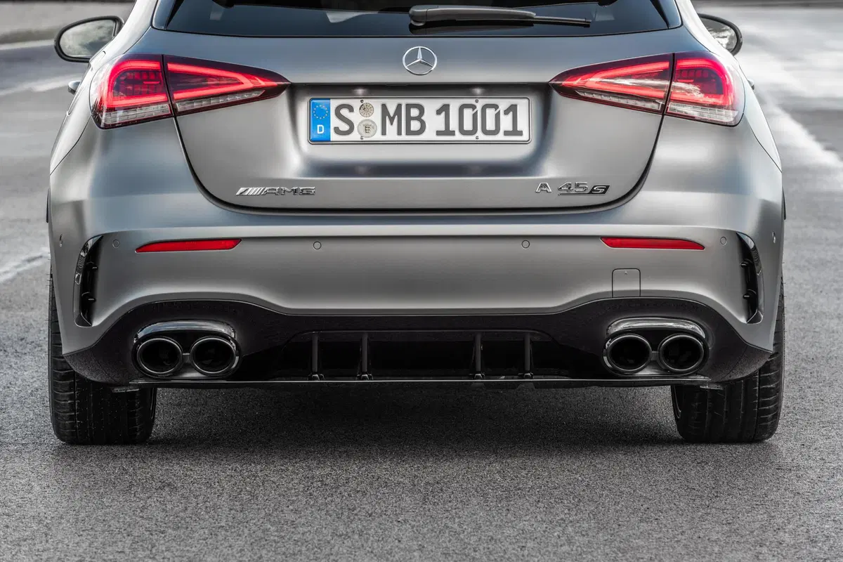 Mercedes-AMG A 45 S, 421 cavalli da domare... [Video] (15)