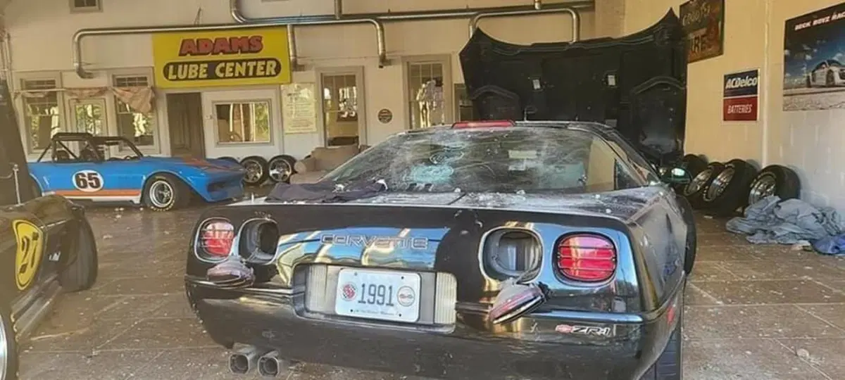 Scempio di auto nelle vetrine dei rivenditori USA per le rivolte: colpito anche il Generale [Foto Gallery] (7)