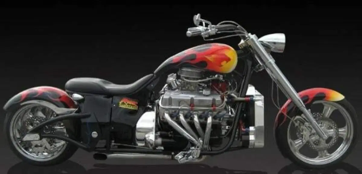 Motore da auto messo sulla moto? Ecco le più famose, esagerate e costose [Foto Gallery] (10)