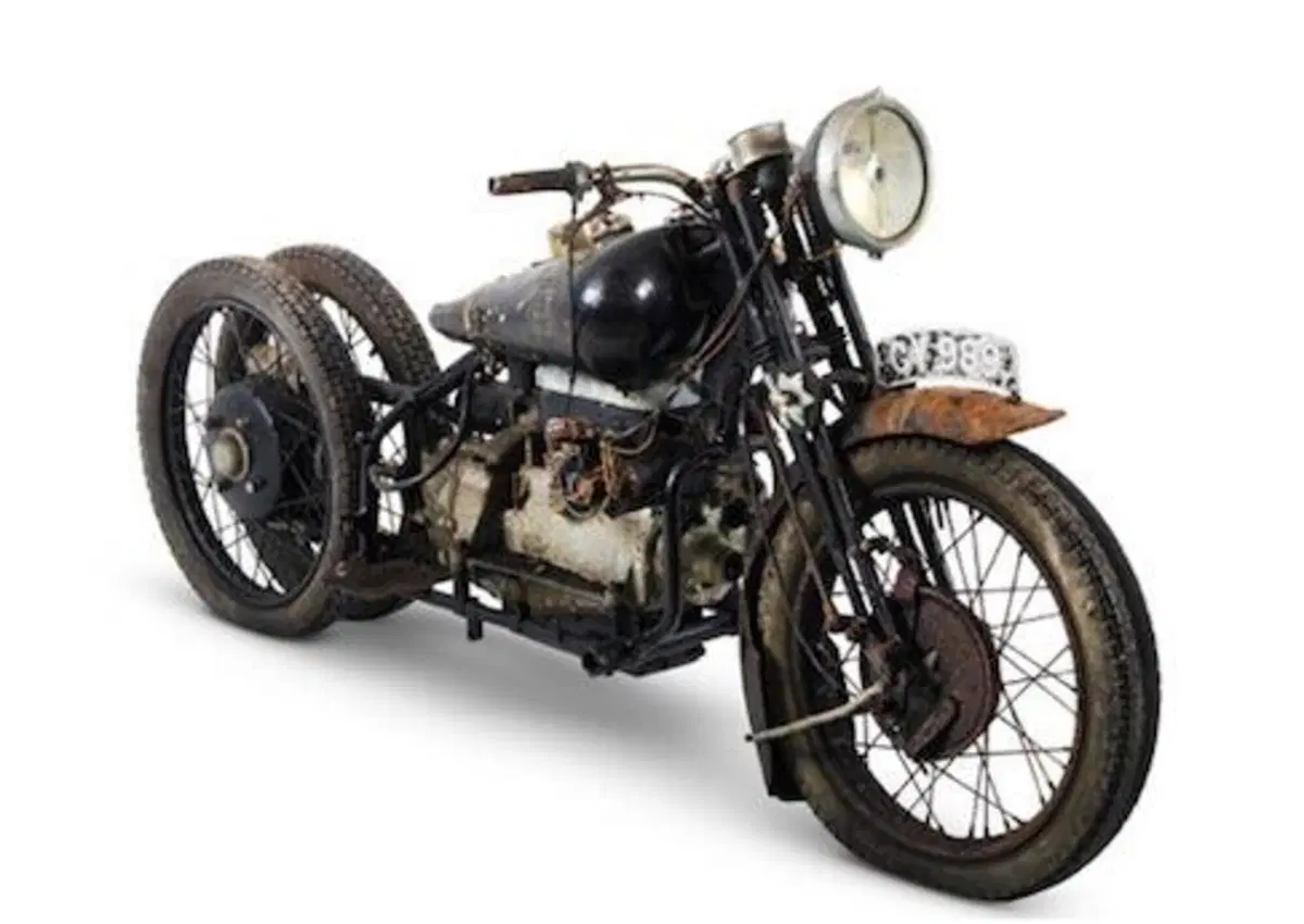 Motore da auto messo sulla moto? Ecco le più famose, esagerate e costose [Foto Gallery] (14)