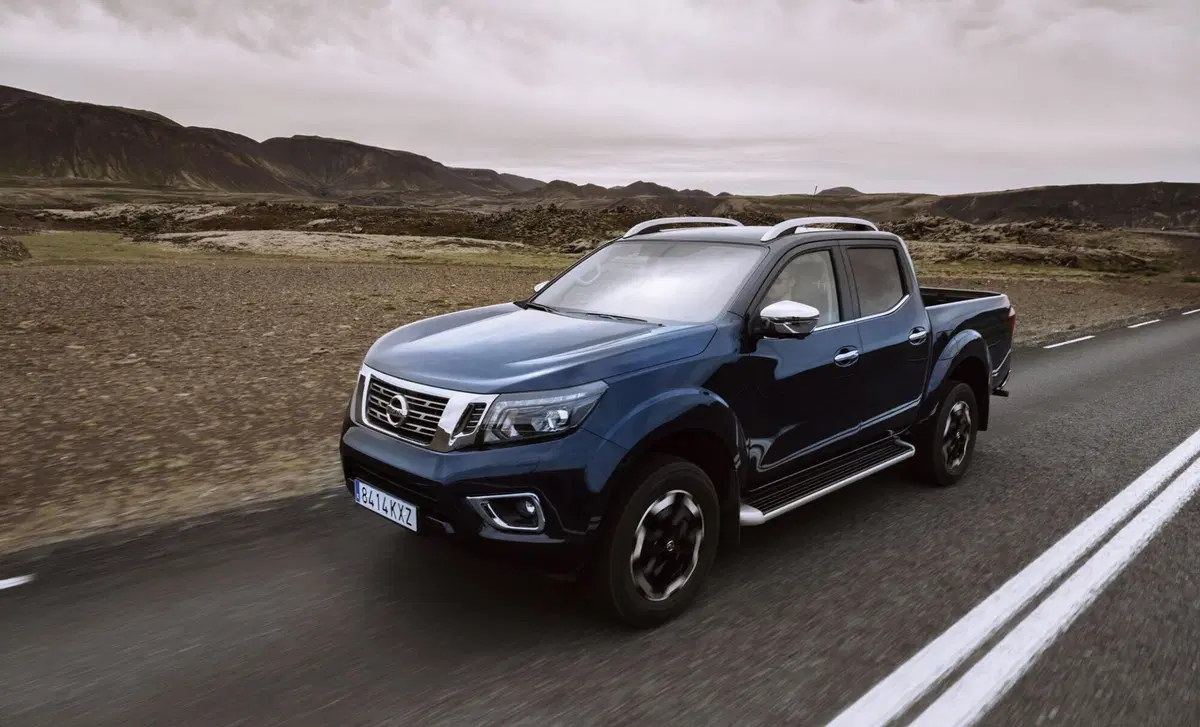 Nissan Navara 2.5 dCi 190CV 4 porte Double Cab Sport Platinum (8)