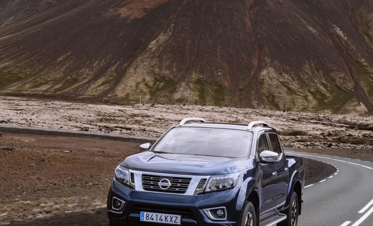 Nissan Navara 2.5 dCi 190CV 4 porte Double Cab Sport Platinum (3)