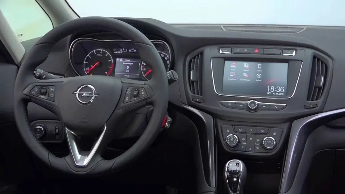 Opel Zafira (2016-20) (7)