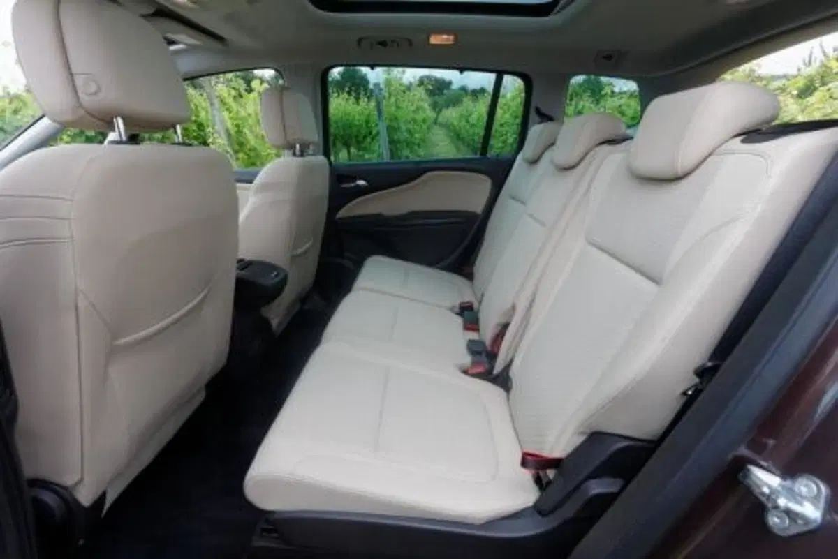 Opel Zafira (2016-20) (13)