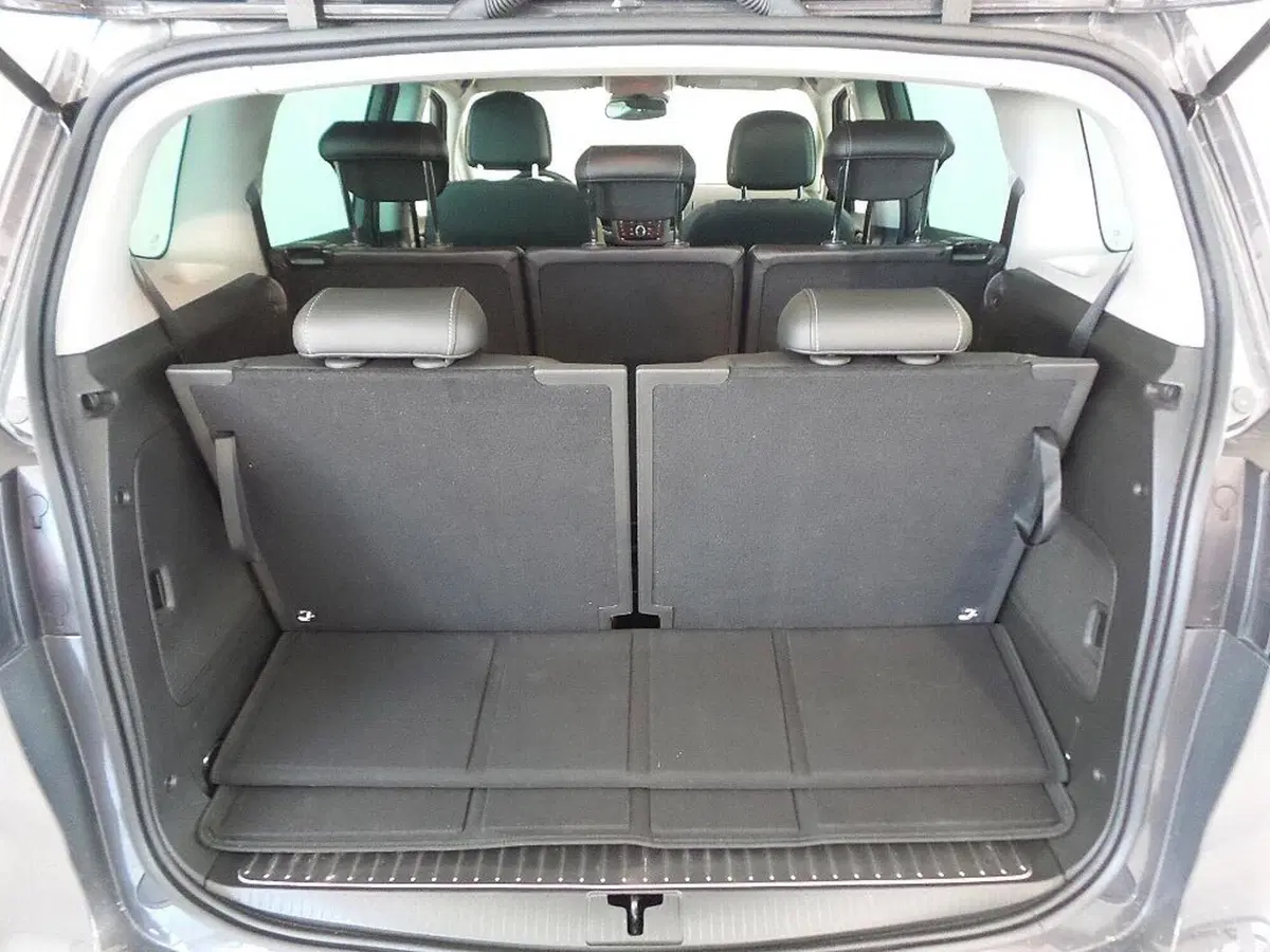 Opel Zafira (2016-20) (12)