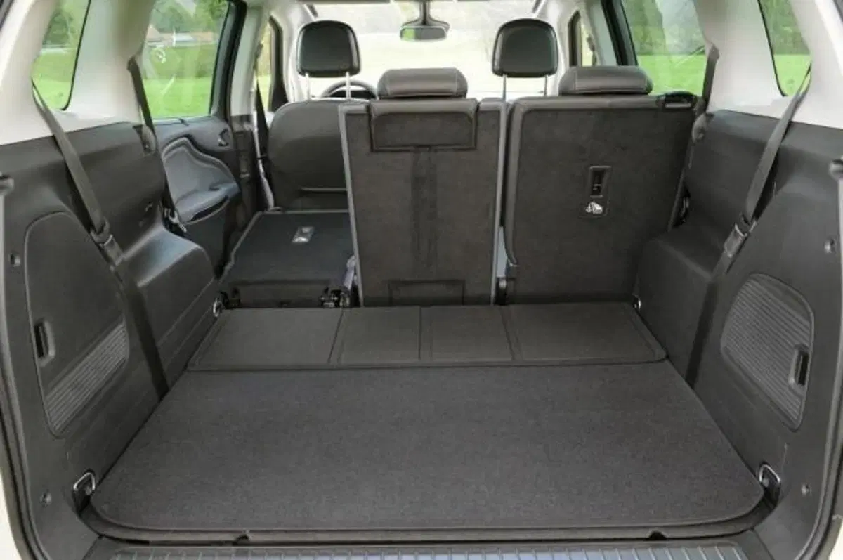 Opel Zafira (2016-20) (15)