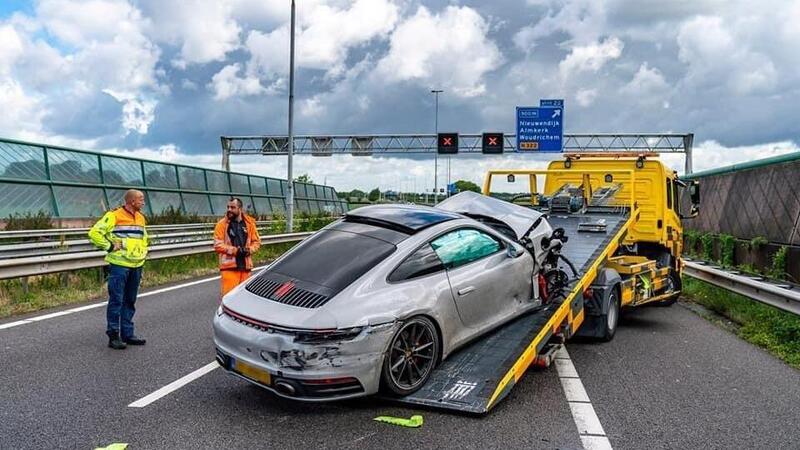 Distrugge Porsche 911 nuova in autostrada: &ldquo;Andavo ad oltre 200 all&#039;ora&quot;