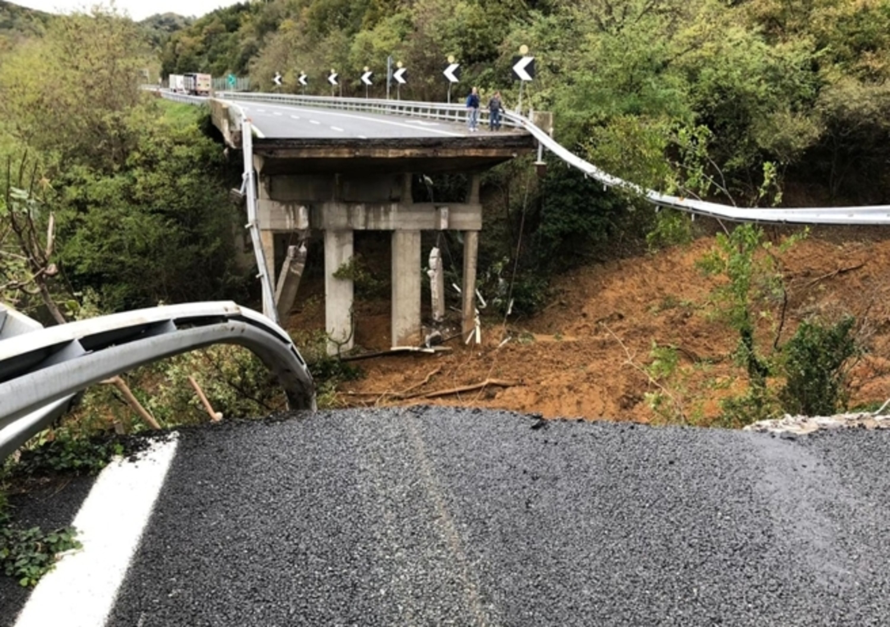 Maltempo: crolla un ponte nel Frusinate