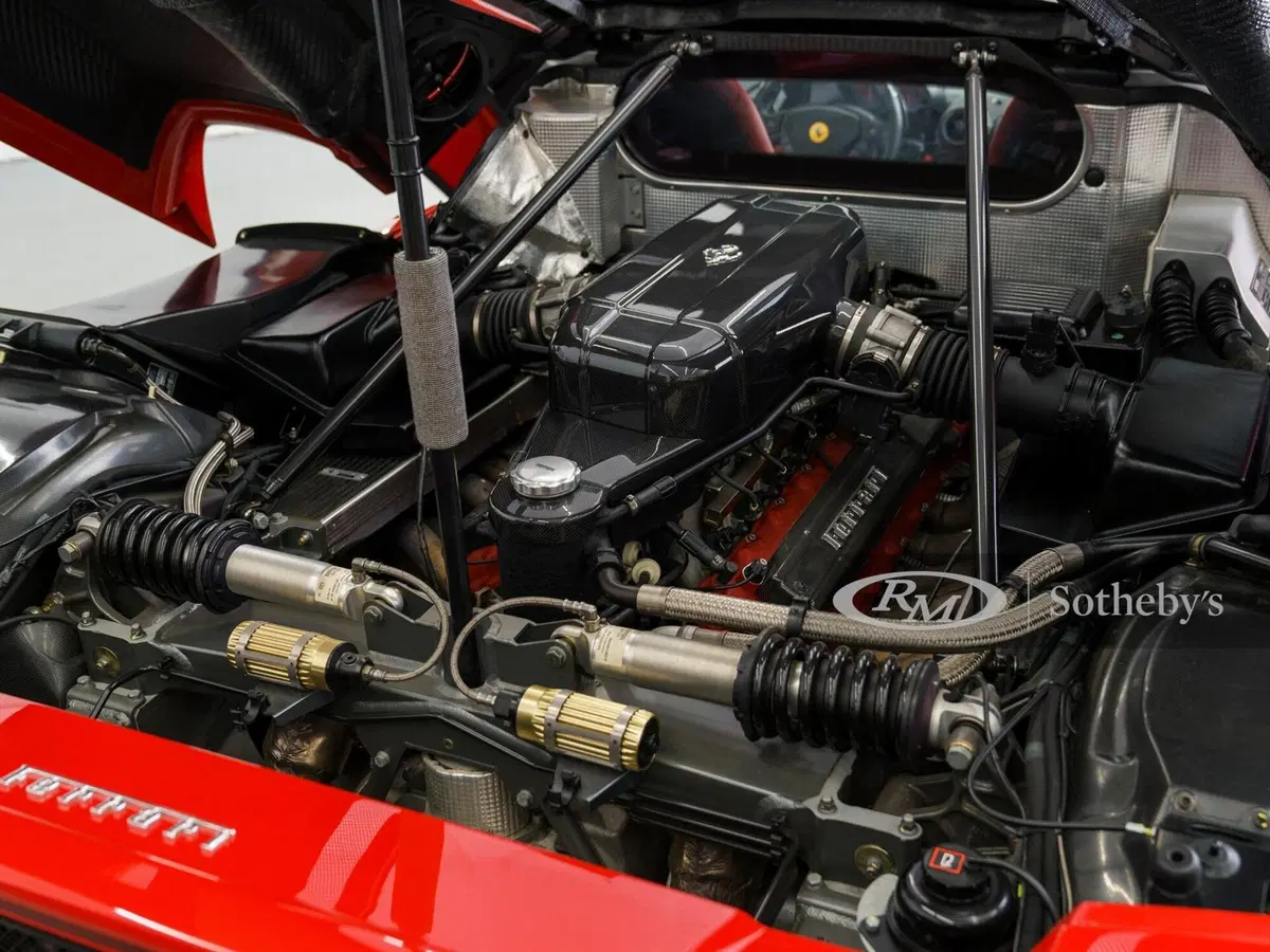 Comprare auto online, Ecco la Ferrari del record: 2,7 milioni spesi da remoto per avere una Enzo (9)