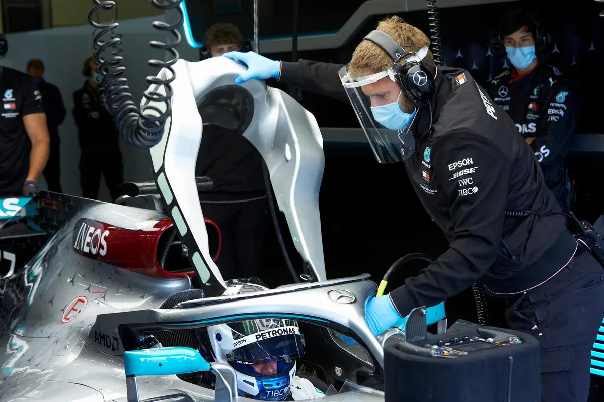 F1, Bottas a Silverstone con la mascherina: ecco il Circus ai tempi del COVID-19 (3)