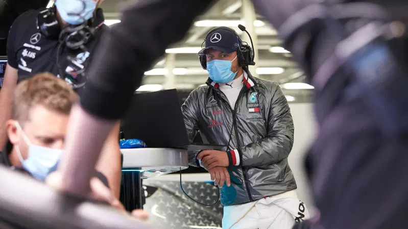 F1, Bottas a Silverstone con la mascherina: ecco il Circus ai tempi del COVID-19