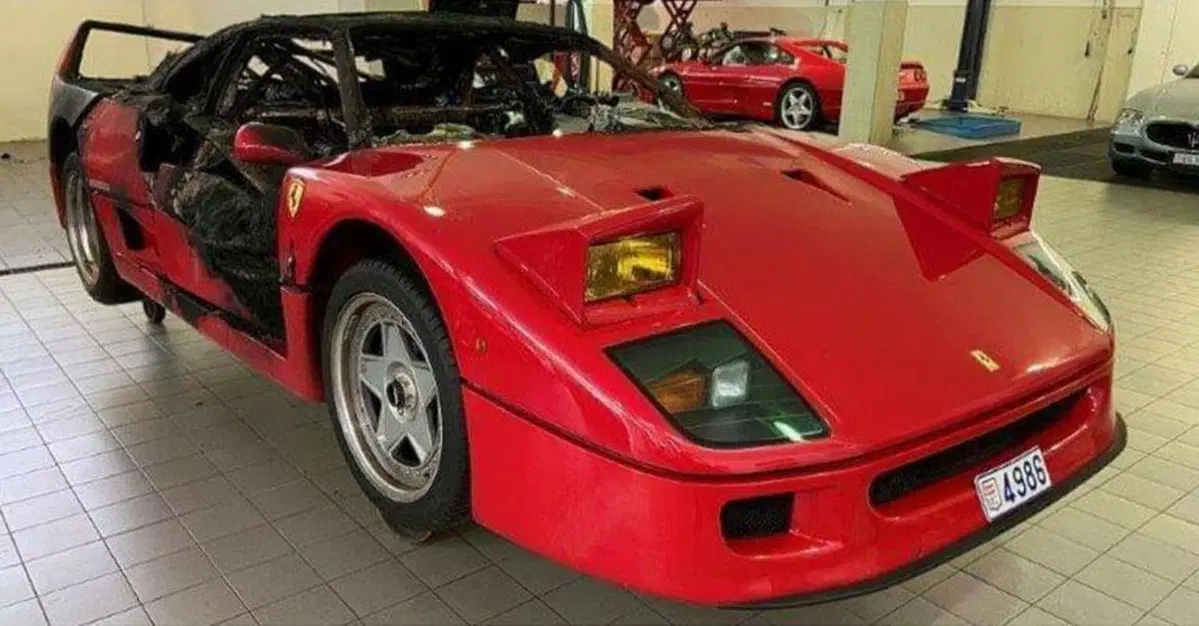 Ferrari F40 a fuoco a Monaco: ve la ricordate? Eccola (bruciata) in officina! [FOTO] (5)
