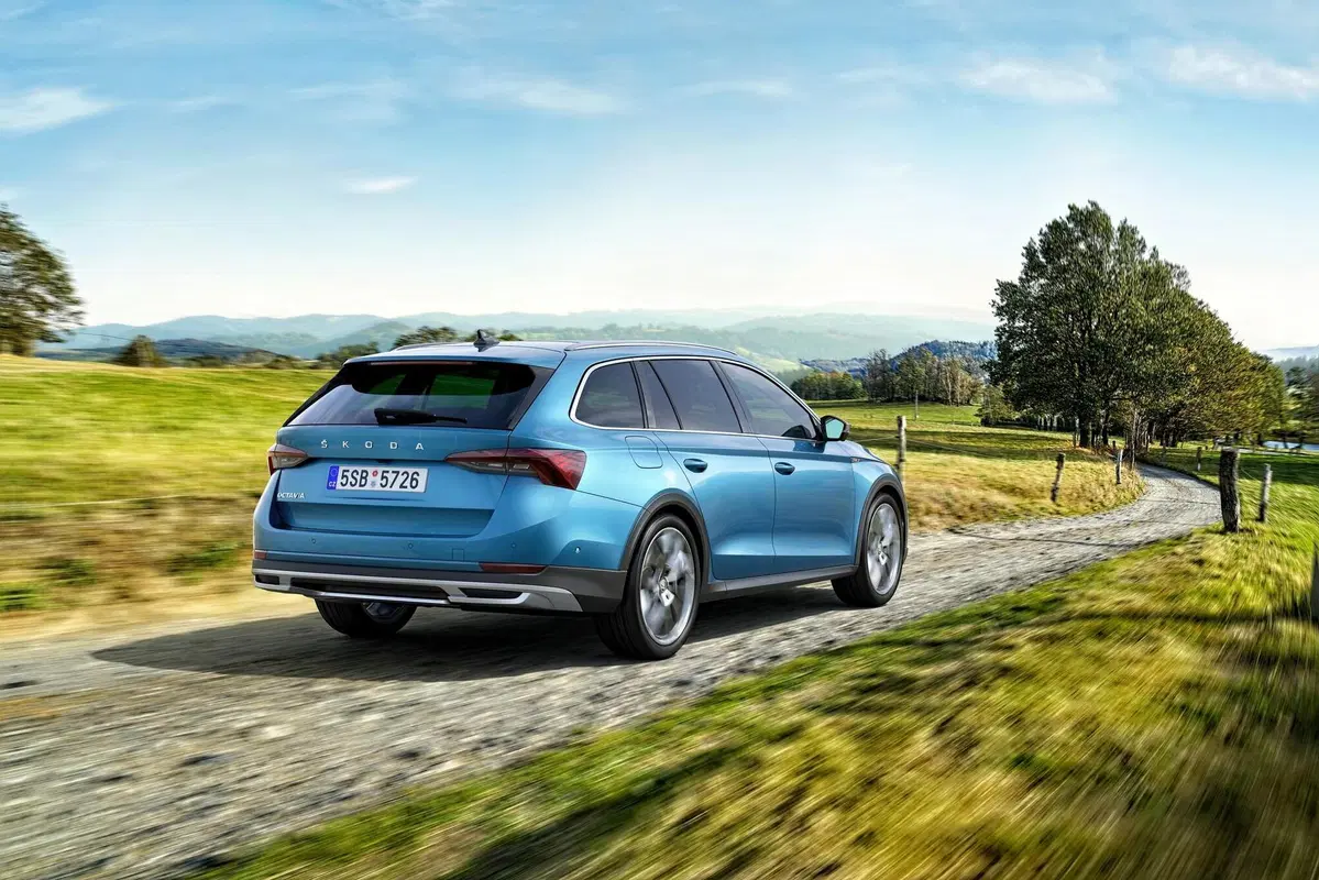 Skoda Octavia Scout 2020, ora è anche mild hybrid (2)