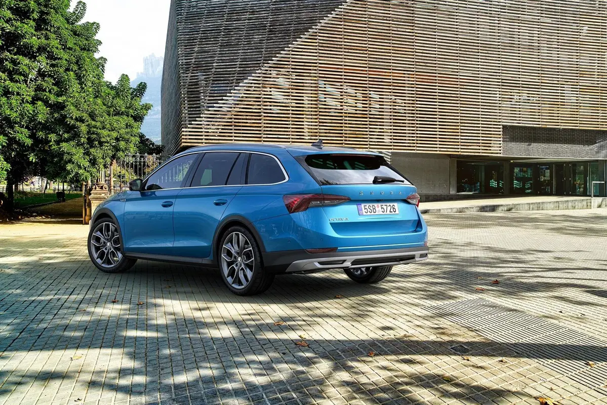 Skoda Octavia Scout 2020, ora è anche mild hybrid (5)