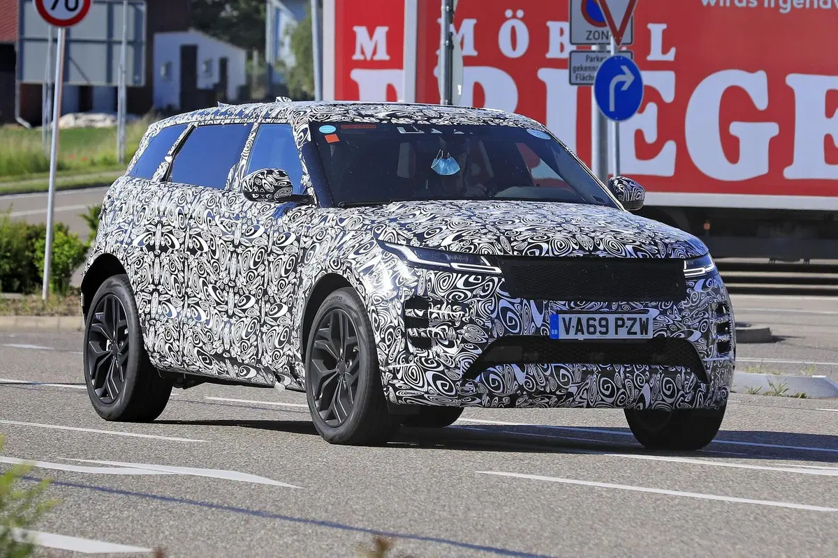 Land Rover Evoque: sarà anche 7 posti [Foto spia] (2)