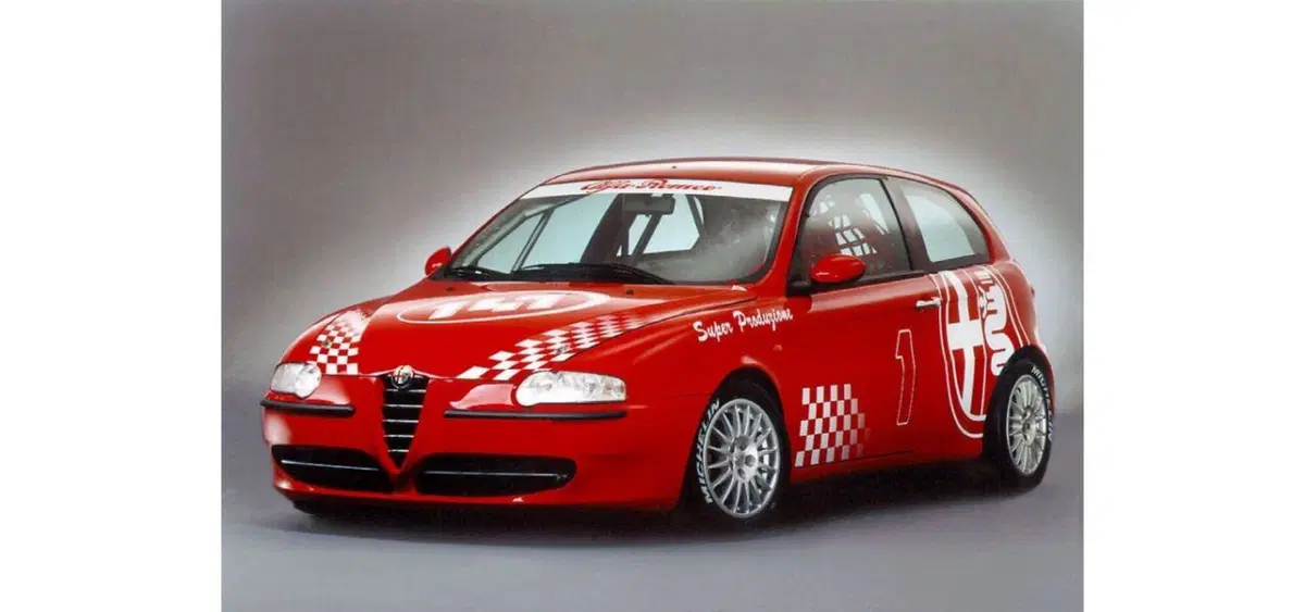 Buon Compleanno Alfa, La prima Plugin del Biscione vince il premio Auto dell’anno ed è 100% italiana [model 937] (5)