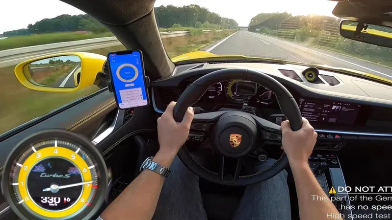 L'accelerazione della nuova Porsche 911 992 Turbo S 2020 FA PAURA! [VIDEO]