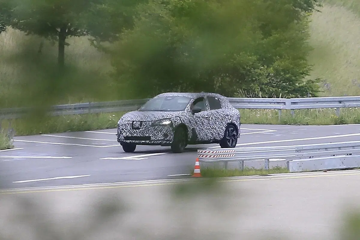 Nuova Nissan Qashqai: sta arrivando! [Foto spia] (2)