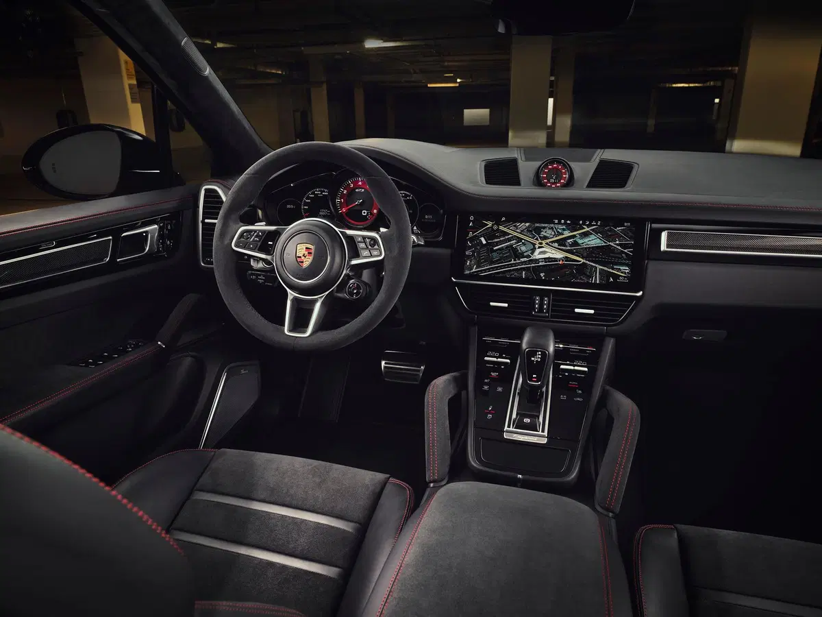 Porsche Cayenne GTS 2020: V8 da 460 CV, anche per il Coupé (8)