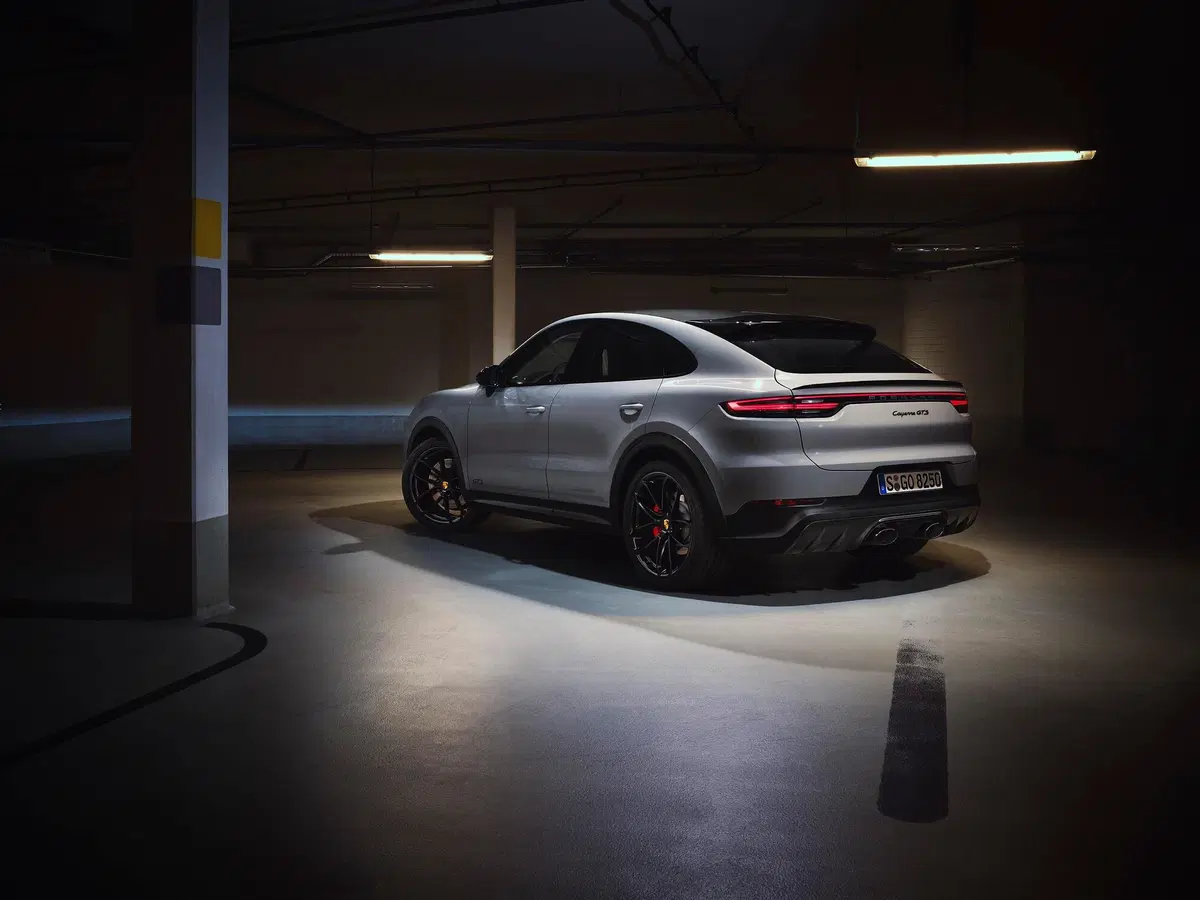 Porsche Cayenne GTS 2020: V8 da 460 CV, anche per il Coupé (9)