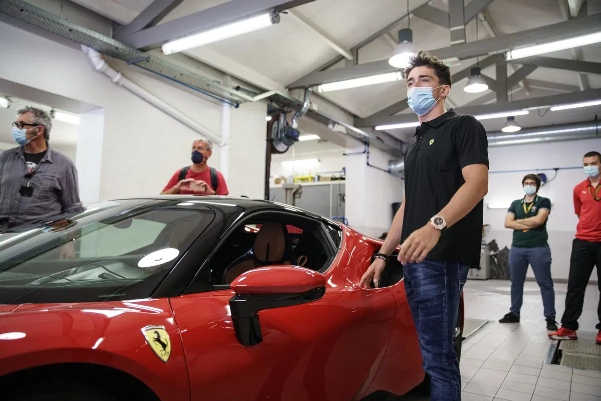 Questa sera “Le grand rendez-vous”, corto con Leclerc e Ferrari SF90 Stradale di Lelouch (5)