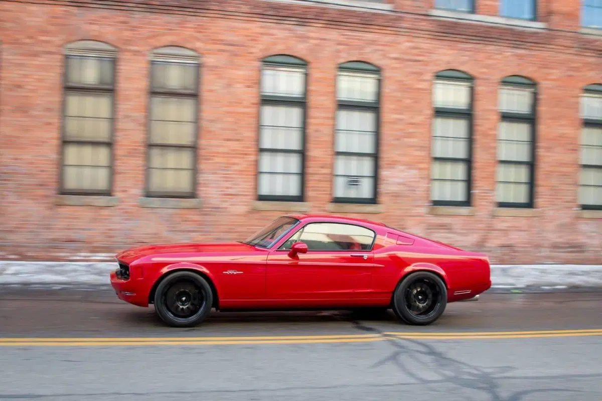 La “peggio” muscle-car americana che mixa Ford Chevrolet e Dodge, Costa troppo: Equus Bass770 [video] (10)
