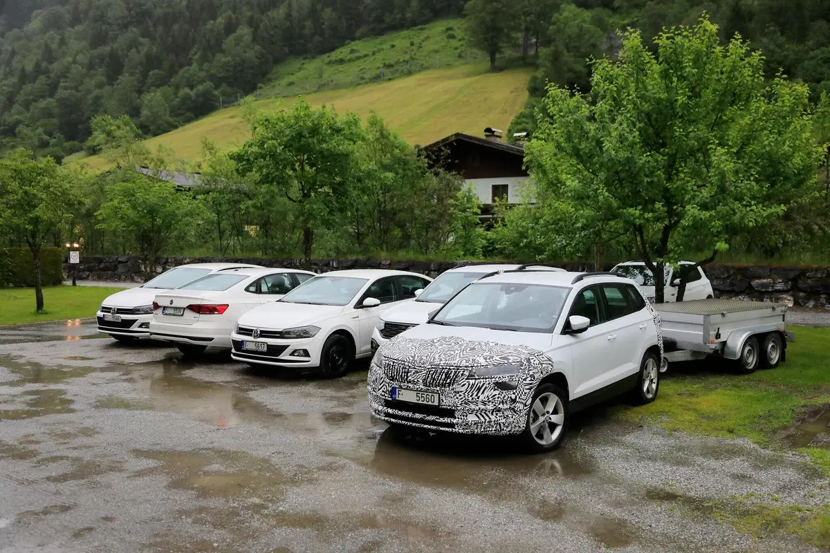 Skoda Karoq e Kodiaq verso il restyling [Foto spia] (2)