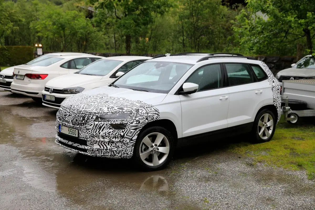 Skoda Karoq e Kodiaq verso il restyling [Foto spia] (6)