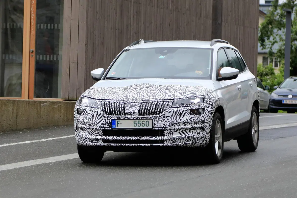 Skoda Karoq e Kodiaq verso il restyling [Foto spia] (7)