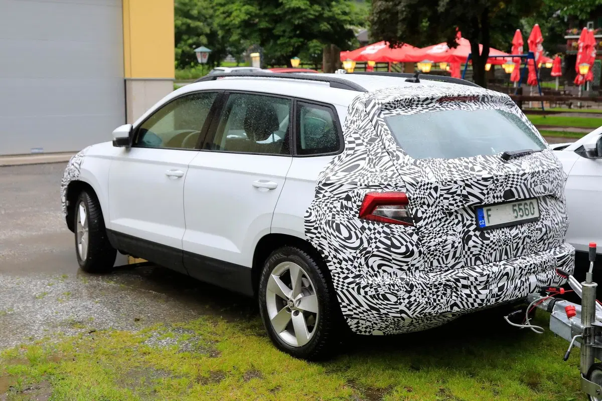 Skoda Karoq e Kodiaq verso il restyling [Foto spia] (18)