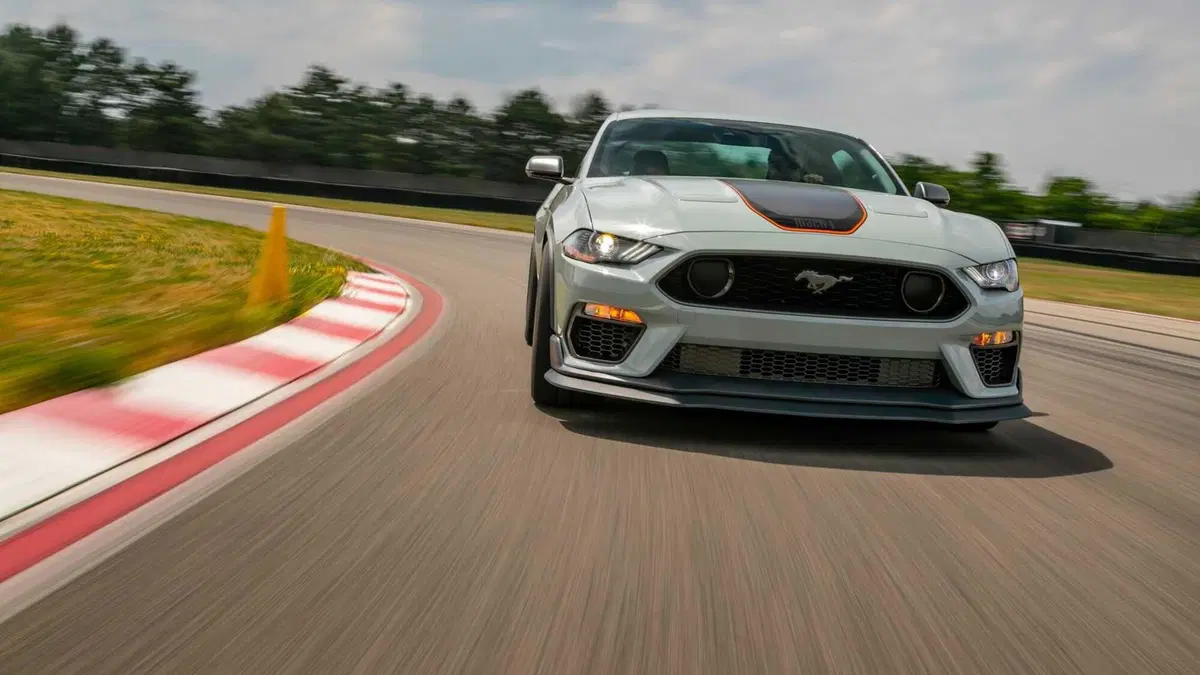 La Ford Mustang Mach 1 ritorna in serie limitata e avrà 480 CV (5)