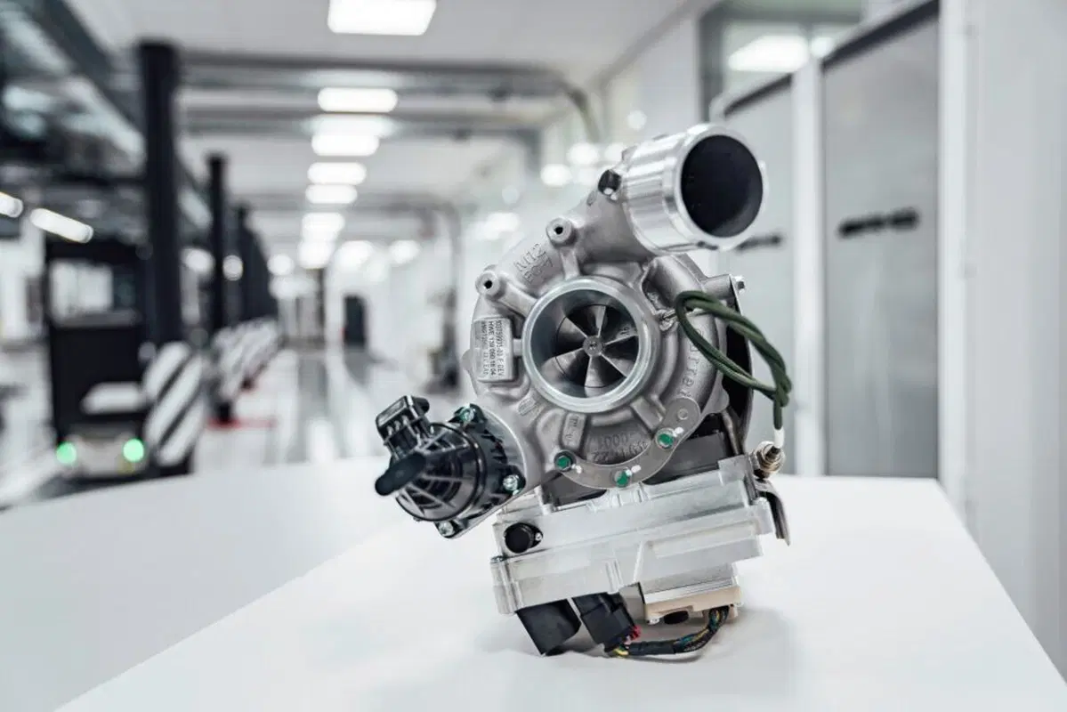 Mercedes-AMG: in arrivo il turbo elettrico (2)