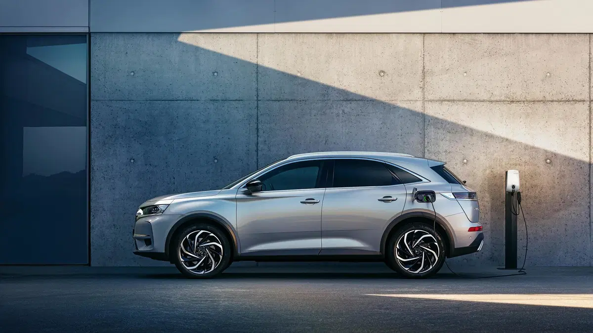DS 7 Crossback E-Tense, arriva versione da 225 CV (4)