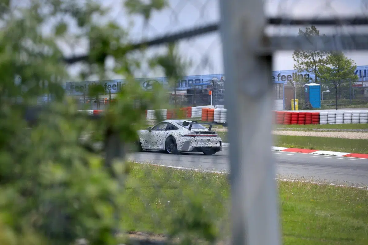Porsche 911 GT3 R 2020: la 992 da corsa è quasi pronta [Foto spia] (6)