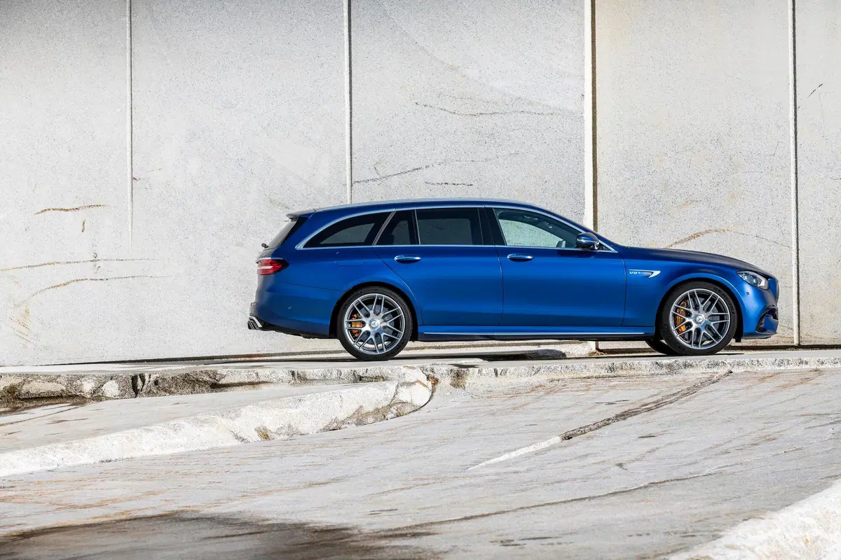 Mercedes-AMG E 63, tolti i veli al restyling  (7)