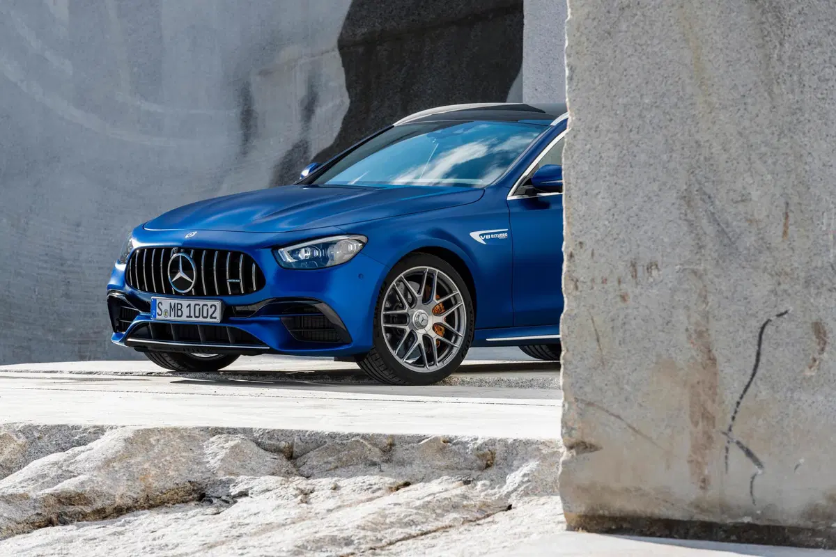 Mercedes-AMG E 63, tolti i veli al restyling  (8)