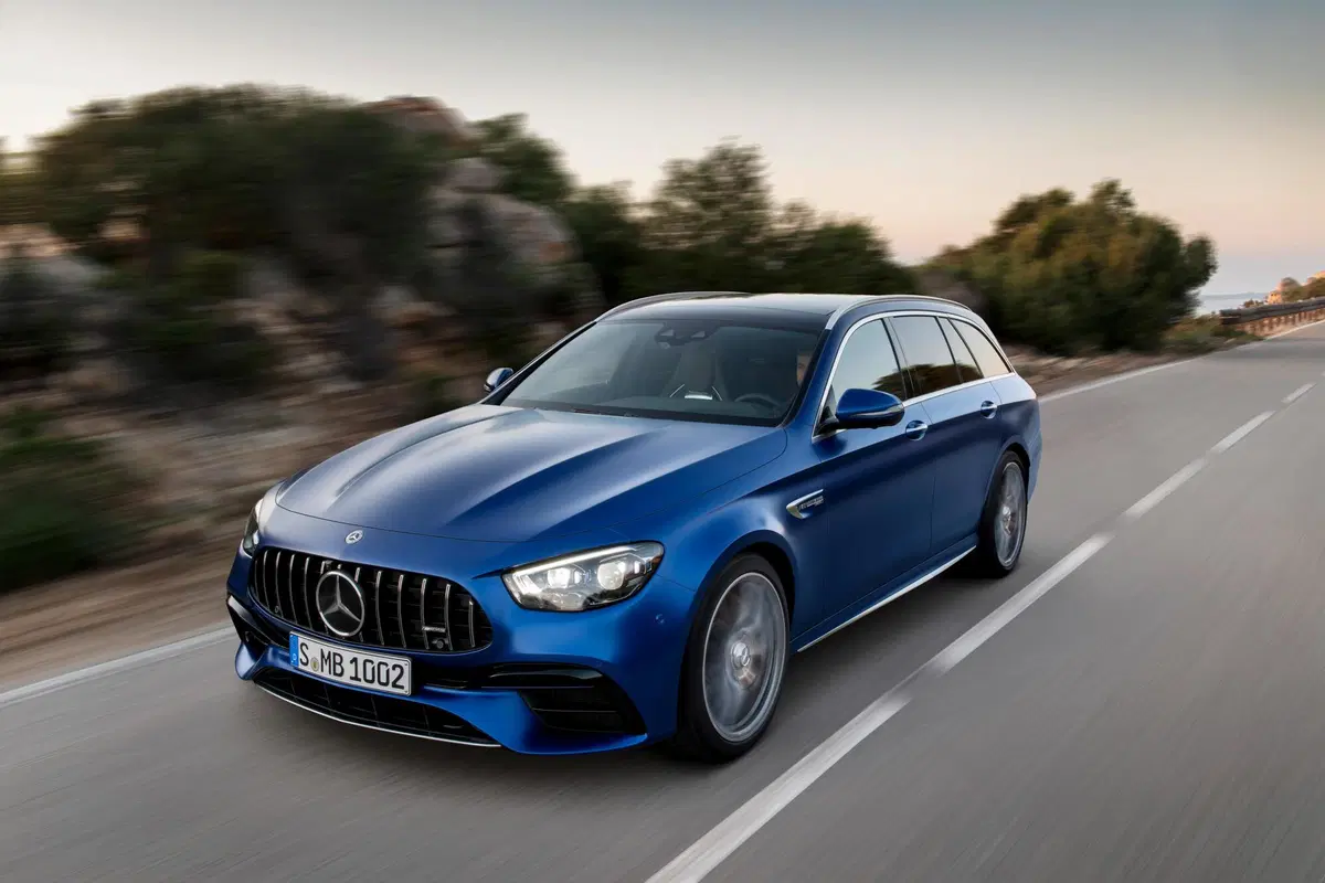 Mercedes-AMG E 63, tolti i veli al restyling  (12)
