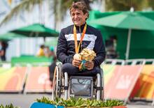 Alex Zanardi, nuovo bollettino medico: «stabile e intubato», «quadro neurologico grave»