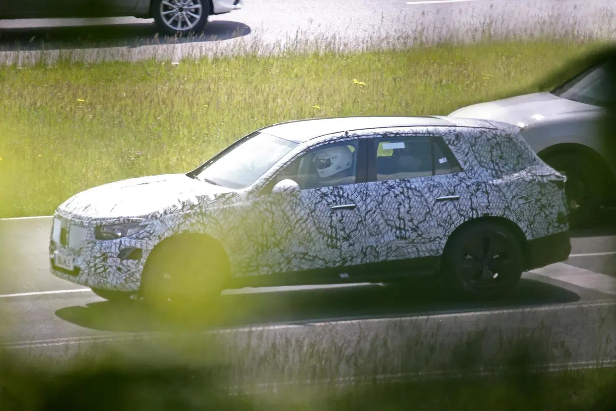 Mercedes GLC: la nuova generazione attesa per il 2022 [Foto spia] (9)