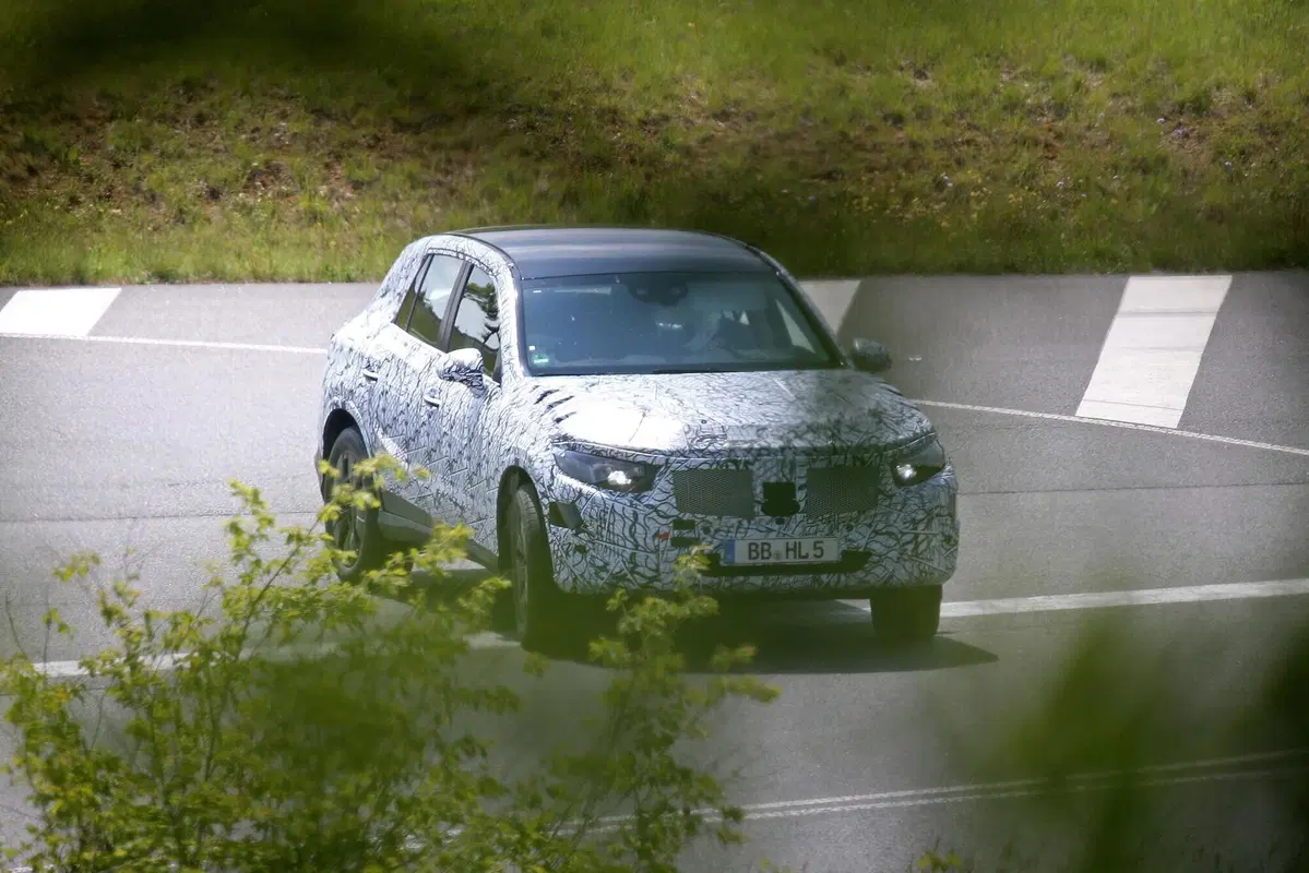 Mercedes GLC: la nuova generazione attesa per il 2022 [Foto spia] (10)