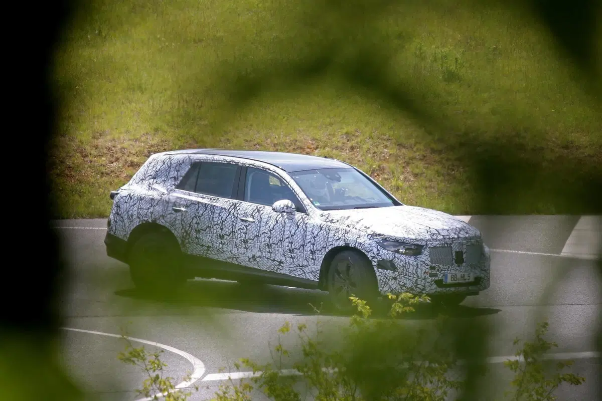 Mercedes GLC: la nuova generazione attesa per il 2022 [Foto spia] (2)