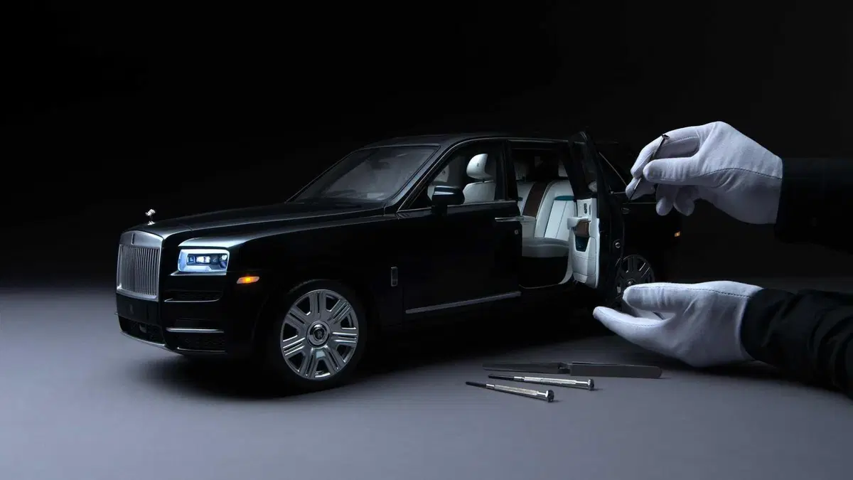 Rolls-Royce Cullinan: un modellino 1:8 fatto e personalizzato come un'auto vera (3)