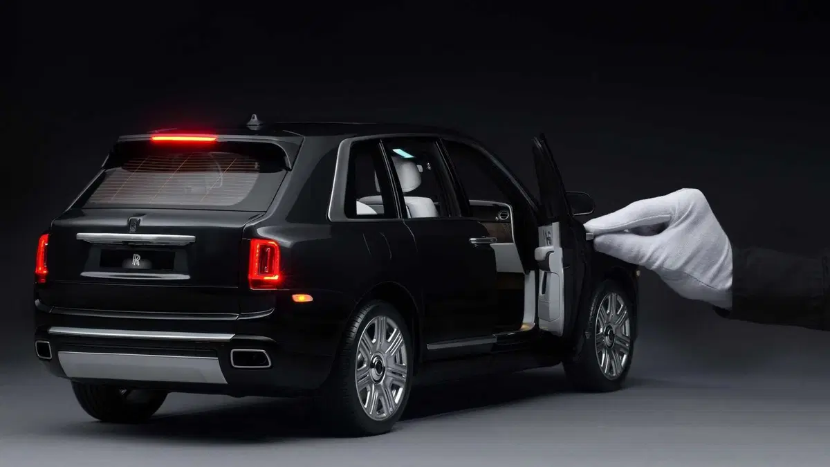Rolls-Royce Cullinan: un modellino 1:8 fatto e personalizzato come un'auto vera (4)