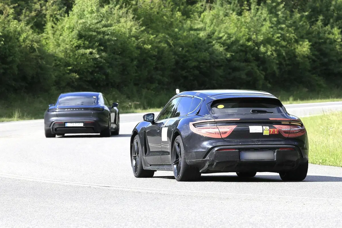 Porsche Taycan Cross Turismo: manca pochissimo [Foto spia] (10)